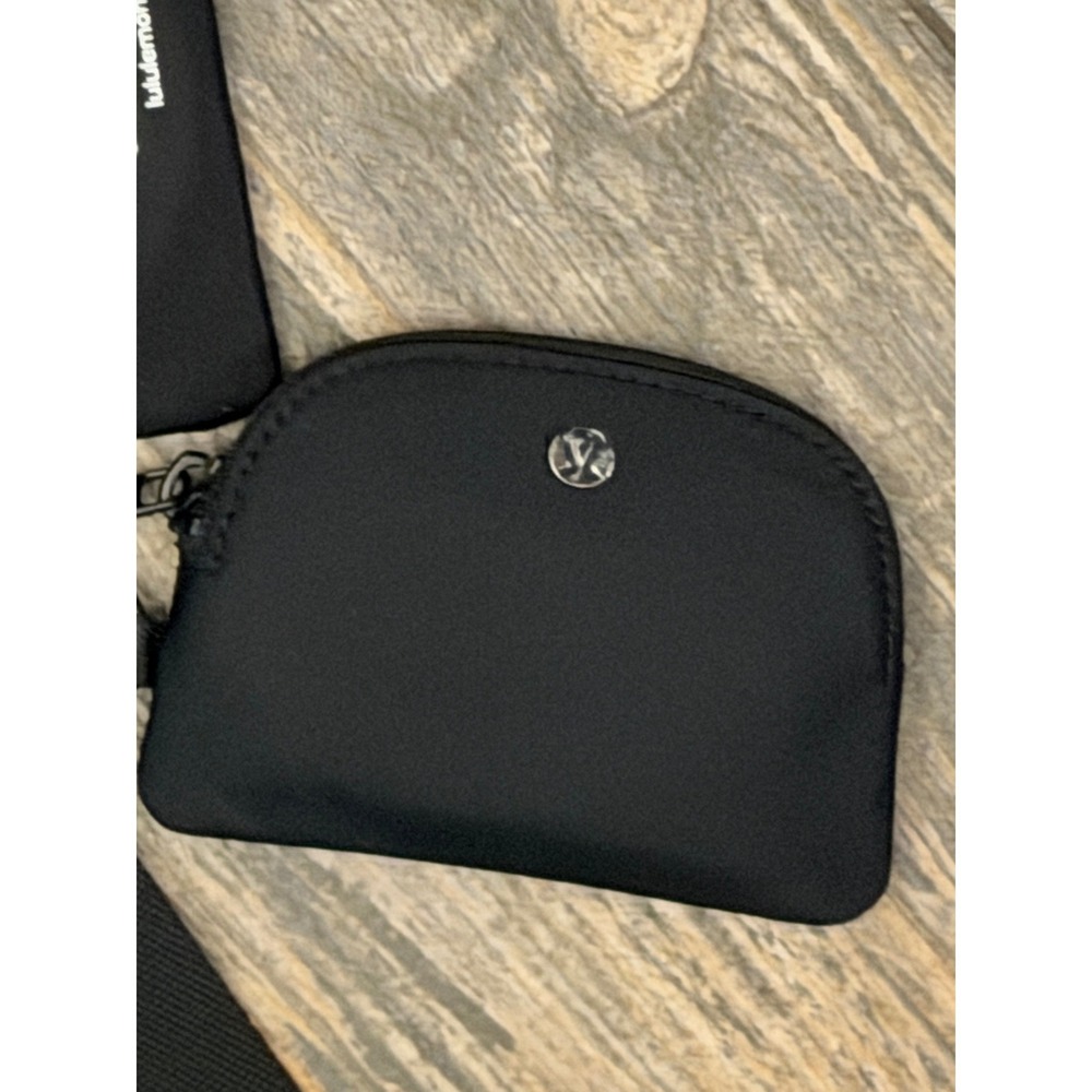 NWT Lululemon Dual Pouch Wristlet Los Angeles Black LW9FMGS Ipod Change Case - Picture 6 of 6
